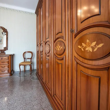 Διαμέρισμα 271- Tearoom House - A 10minuti Dall'acquario Di *